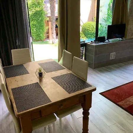 Maison Charmante A Avec Piscine Priveea Holiday home Libourne